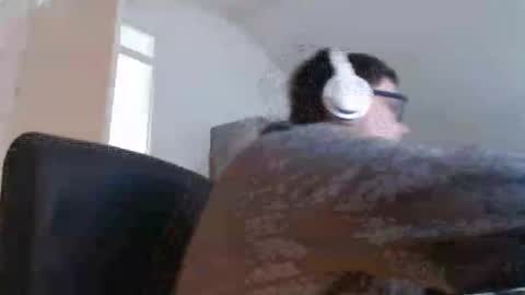 Snapshot of chillzonecam chatting on October 17, 11:46 am chillzonecam online show from October 17, 11:46 am