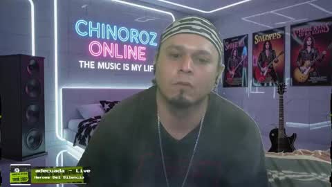 Snapshot of chinoroz chatting on October 8, 7:00 pm Enrique online show from October 8, 7:00 pm