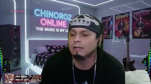Snapshot of chinoroz chatting on October 18, 6:52 pm Enrique online show from October 18, 6:52 pm