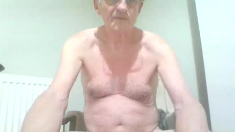 Snapshot of chipper341596 chatting on December 23, 11:49 pm chipper341596 online show from December 23, 11:49 pm