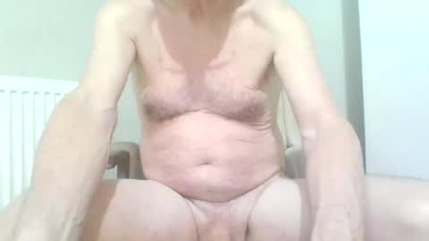 Snapshot of chipper341596 chatting on January 10, 3:37 pm chipper341596 online show from January 10, 3:37 pm