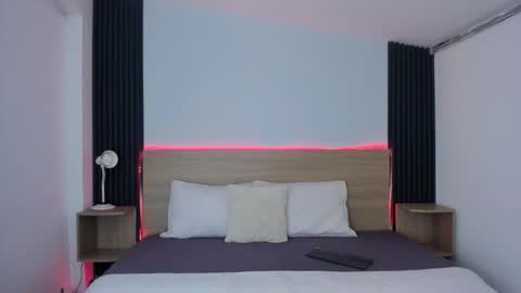 Chiqui online show from December 14, 1:27 pm