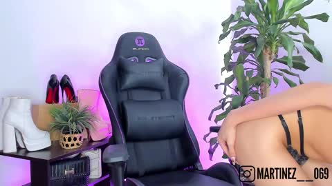 CHLOE online show from September 30, 8:47 pm