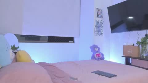 CHLOE online show from February 26, 7:18 am