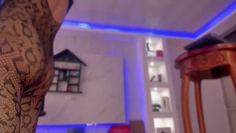 chloe_cooperr online show from February 8, 3:48 pm