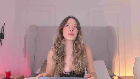 Chloe online show from October 26, 1:17 pm