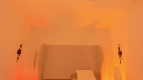 Chloe online show from December 4, 12:36 pm