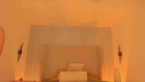 Chloe online show from April 4, 12:24 pm