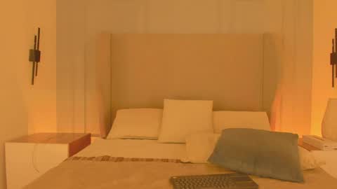 Snapshot of chloe_dee_ chatting on April 27, 12:25 pm Chloe online show from April 27, 12:25 pm