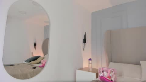 Snapshot of chloe_dee_ chatting on May 14, 12:34 pm Chloe online show from May 14, 12:34 pm