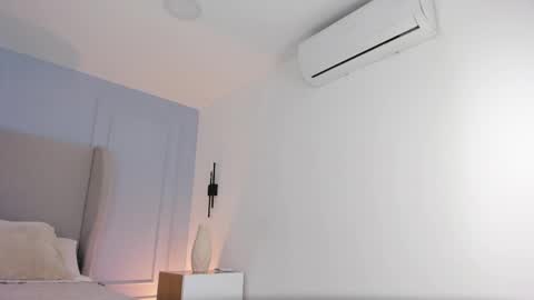 Snapshot of chloe_dee_ chatting on May 26, 12:23 pm Chloe online show from May 26, 12:23 pm