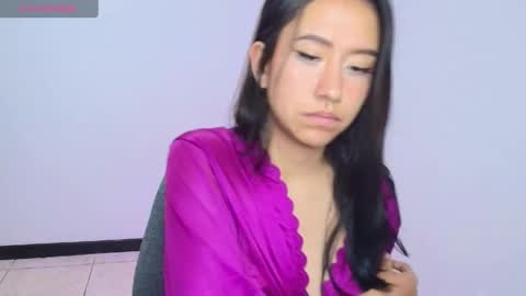 Snapshot of chloe_desire11 chatting on May 13, 10:23 am chloe_desire11 online show from May 13, 10:23 am