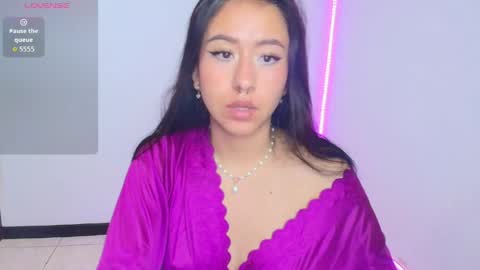 Snapshot of chloe_desire11 chatting on June 4, 10:43 am chloe_desire11 online show from June 4, 10:43 am