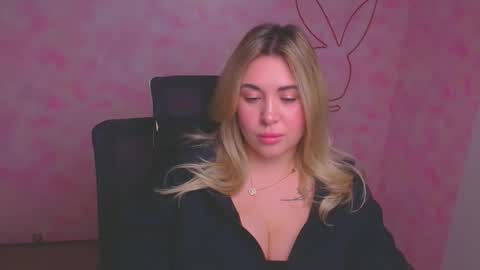 Snapshot of chloe_diva chatting on November 28, 12:19 pm Chloe online show from November 28, 12:19 pm