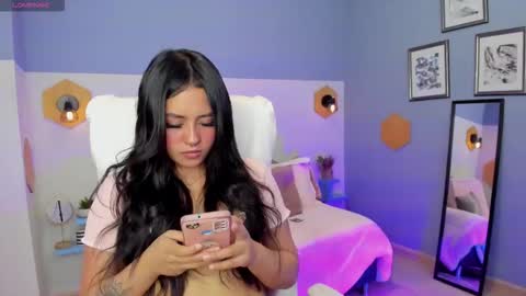 Chloe online show from November 26, 3:35 pm