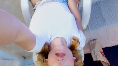 CHLOE online show from December 28, 12:04 am