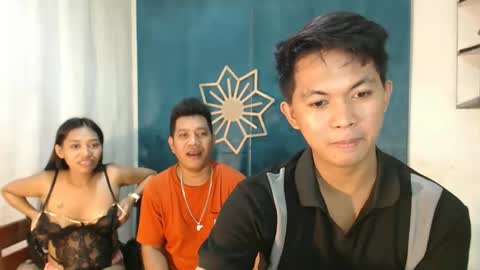 chloe and harlot online show from December 15, 5:23 am