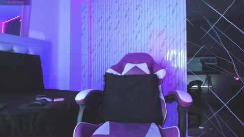 chloe_jacksonn online show from October 22, 11:59 pm