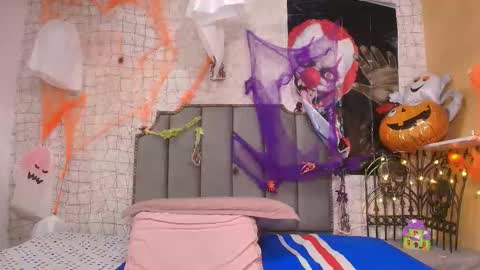 chloe_leroy online show from October 28, 11:58 am