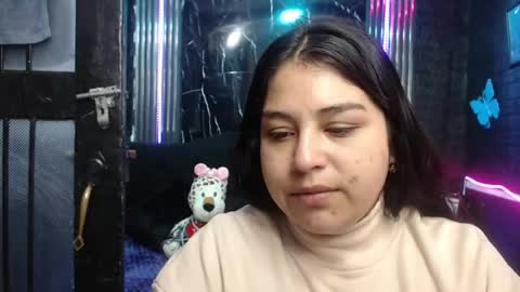 Snapshot of chloe_smith5 chatting on June 29, 1:11 pm chloe_smith5 online show from June 29, 1:11 pm