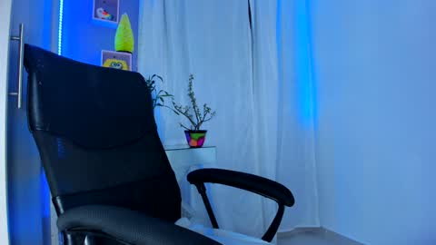 Chloe Miller  online show from December 25, 12:05 am