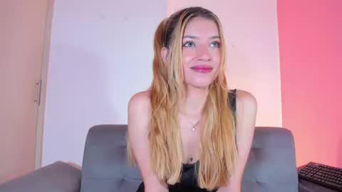 Chloe Miller  online show from September 24, 10:57 pm