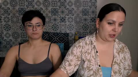 Eva and Sandra online show from February 8, 7:38 pm