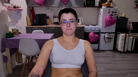 Eva and Sandra online show from February 13, 10:17 pm