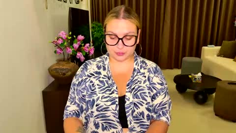 Eva and Sandra online show from April 22, 9:05 pm