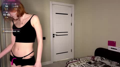 Snapshot of chloeblossom_ chatting on March 23, 3:16 pm ChloeBlossom online show from March 23, 3:16 pm