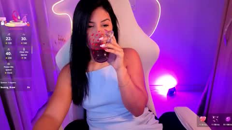 Snapshot of chloebum_ chatting on April 1, 11:00 am Chloe online show from April 1, 11:00 am