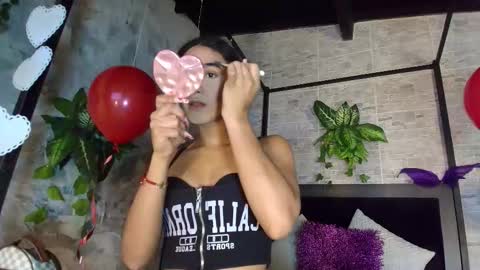 Snapshot of chloee_adams_ chatting on February 11, 12:10 pm Chloe online show from February 11, 12:10 pm