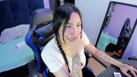 ChloeeThompson online show from October 22, 12:11 am