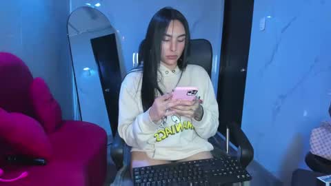 ChloeeThompson online show from November 5, 3:06 am
