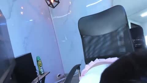 ChloeeThompson online show from November 9, 3:05 am