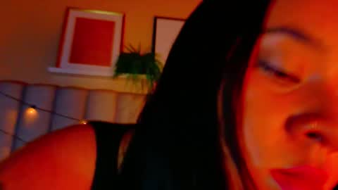 C H L O E  online show from February 21, 11:33 am