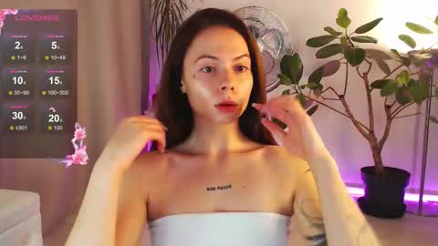 Chloe online show from November 13, 12:04 pm