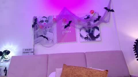 chloeferreira online show from October 23, 12:32 am