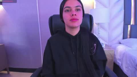  Chloe Harper  online show from January 14, 11:49 am