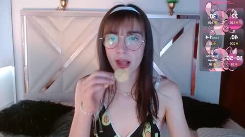 Chloe online show from December 18, 4:24 pm