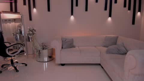 Snapshot of chloemanson chatting on February 5, 8:25 pm Chloe OF chloemanson online show from February 5, 8:25 pm