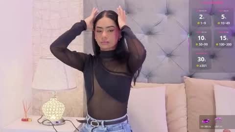 C H L O E  M O O N online show from March 16, 11:58 am