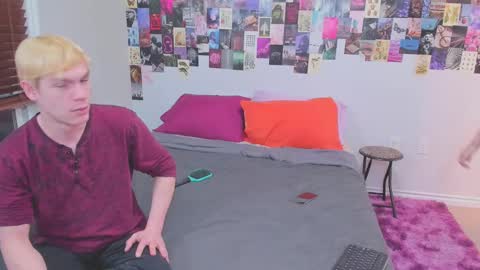 Snapshot of chloenight chatting on January 24, 10:21 am Chloe Night Milo Night online show from January 24, 10:21 am