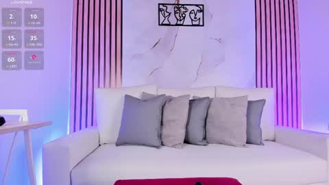 Chloe  online show from March 18, 3:15 pm