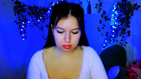 ChloeRicci online show from December 18, 11:16 am