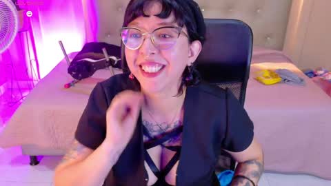Snapshot of chloerossee chatting on April 21, 1:29 am Chloe rosse online show from April 21, 1:29 am