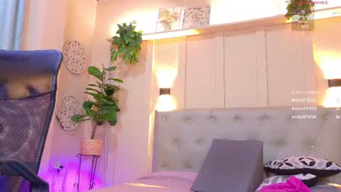 Snapshot of chloerossee chatting on June 25, 1:16 am Chloe rosse online show from June 25, 1:16 am