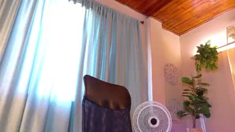 Snapshot of chloerossee chatting on June 27, 7:19 pm Chloe rosse online show from June 27, 7:19 pm