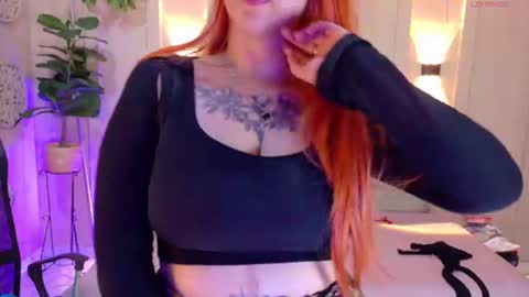 Snapshot of chloerossee chatting on July 8, 2:10 pm Chloe rosse online show from July 8, 2:10 pm