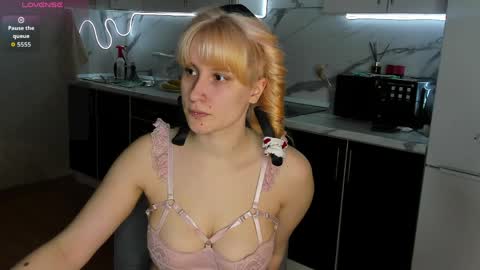 choco_meowx online show from April 3, 6:22 am